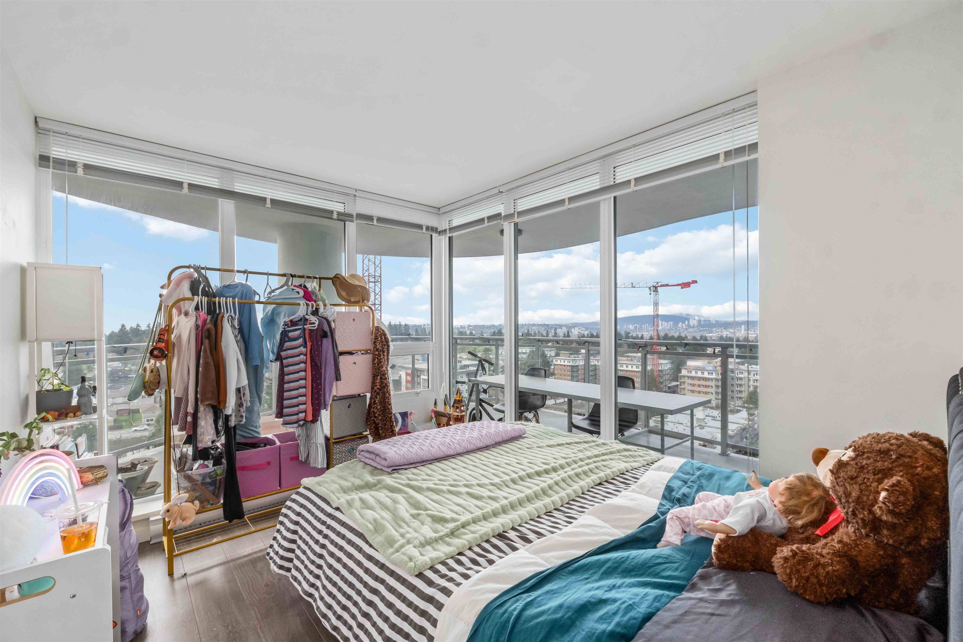 13303 Central AVE #1301 Surrey, BC V3T 0K6