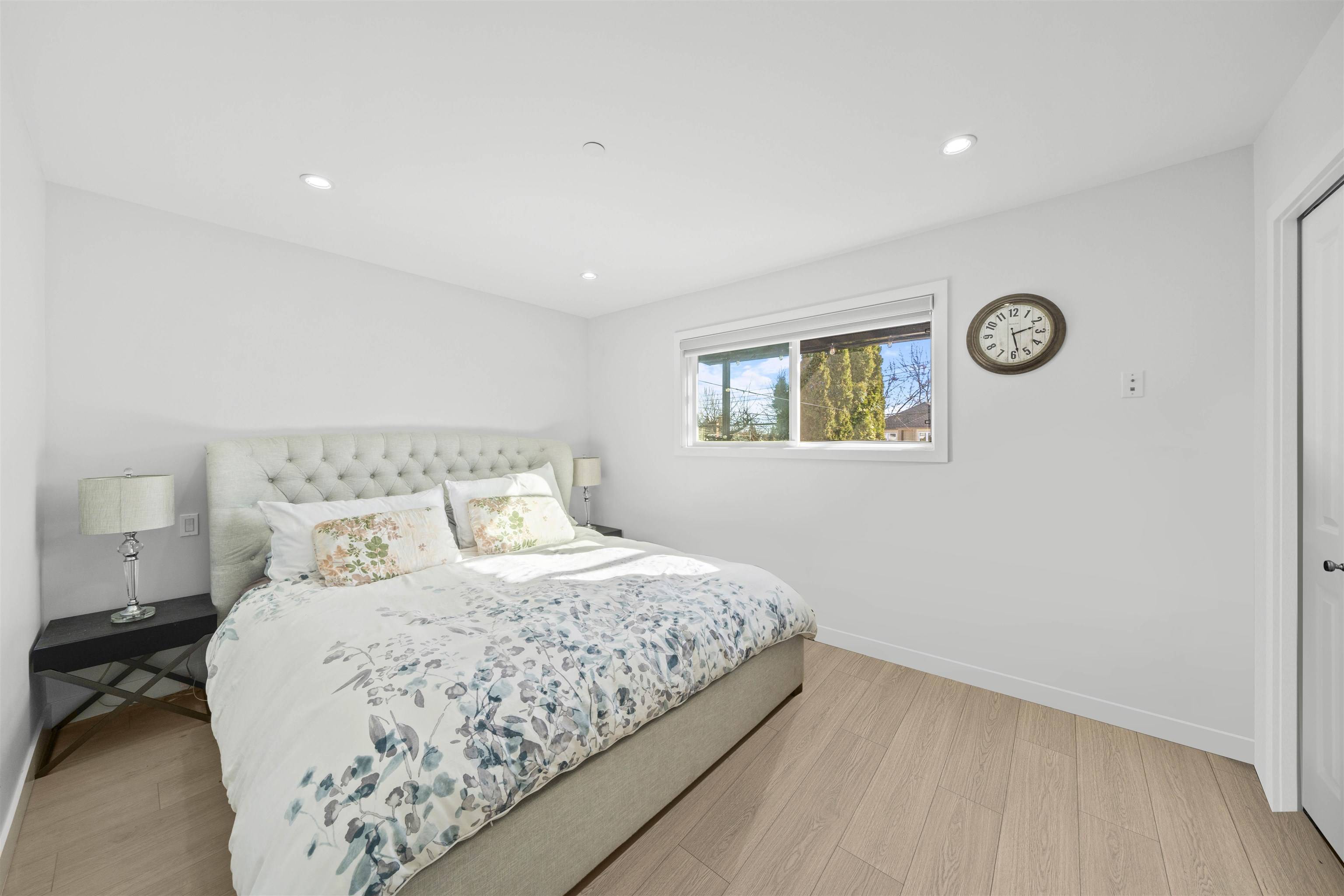 870 W 59th AVE Vancouver, BC V6P 1X7