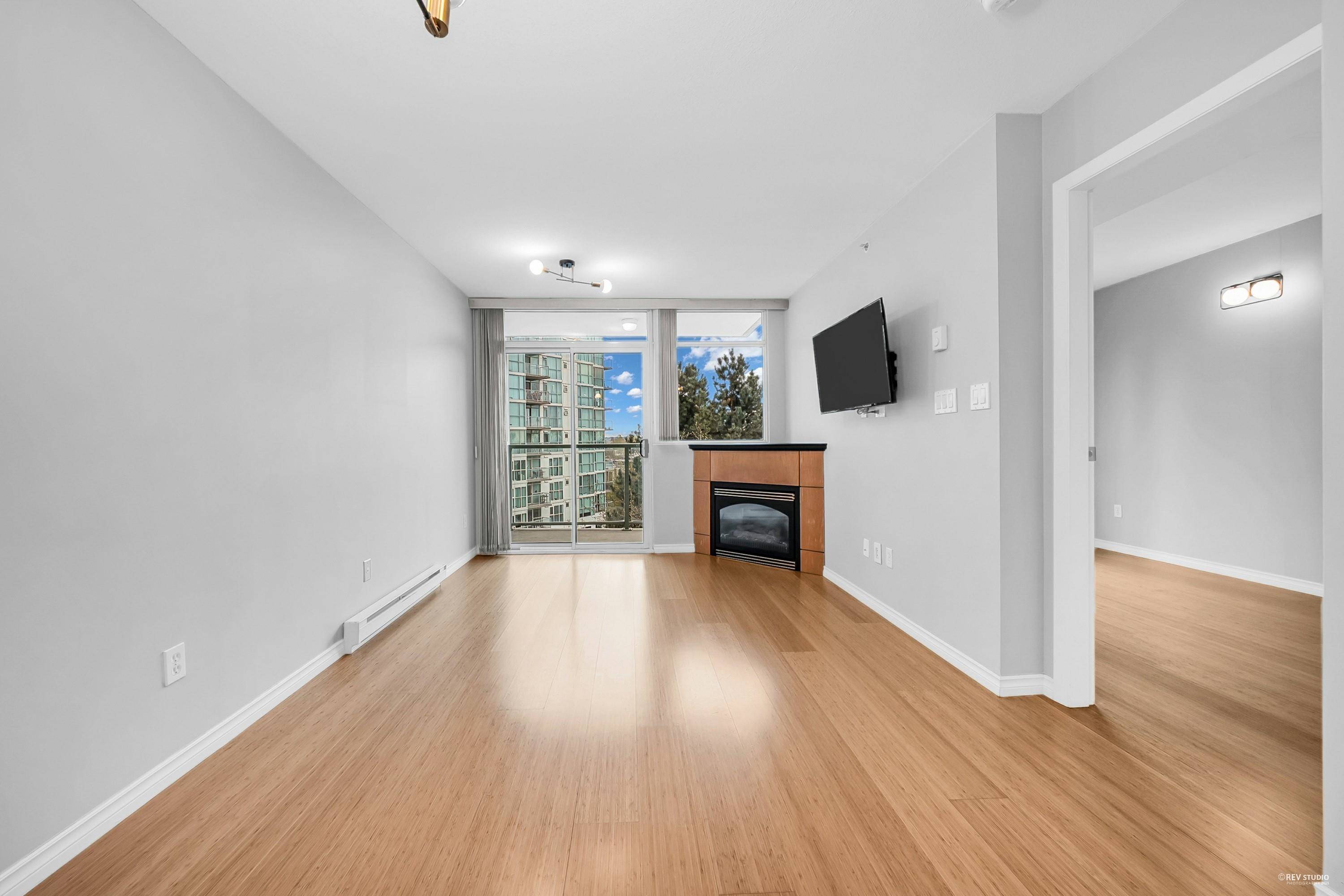 Vancouver, BC V5S 4V3,2733 Chandlery PL #602