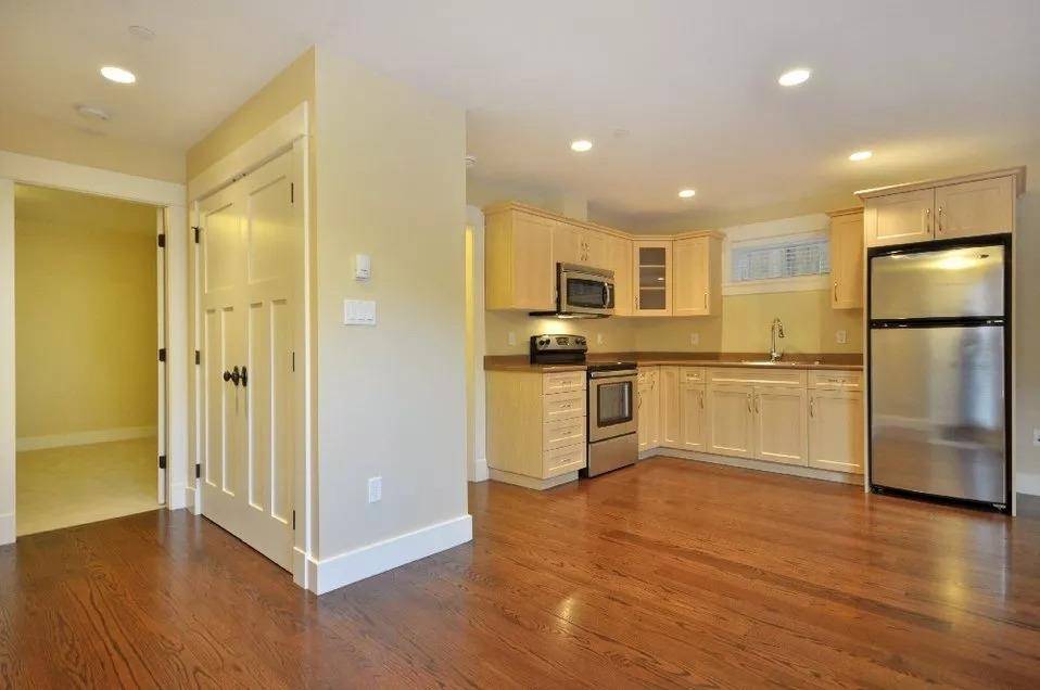 Vancouver, BC V6M 2H8,2031 W 45th AVE