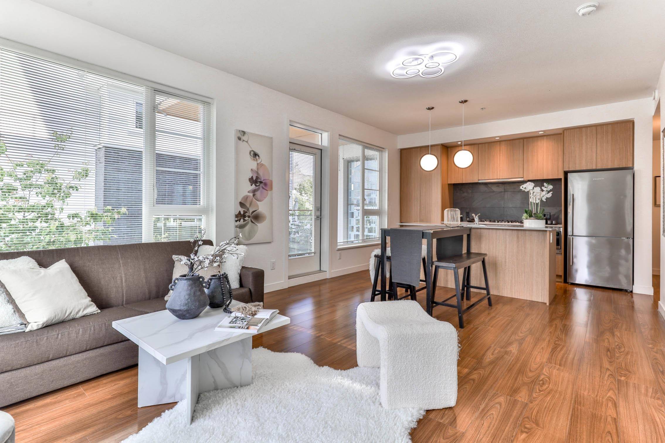 516 Foster AVE #316, Coquitlam, BC V3J 0H8