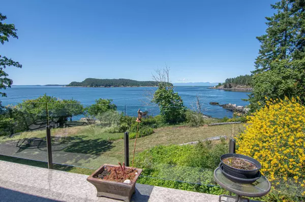 495 Deacon LN Galiano Island, BC V0N 1P0
