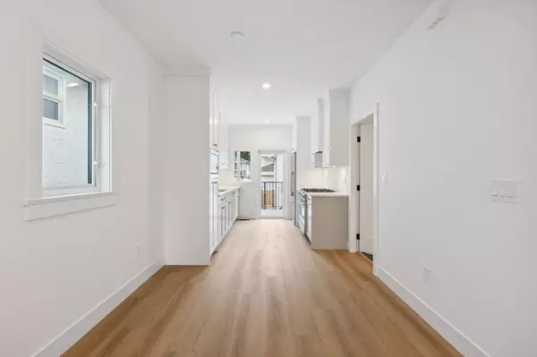 Vancouver, BC V5K 1H1,2530 Mcgill ST