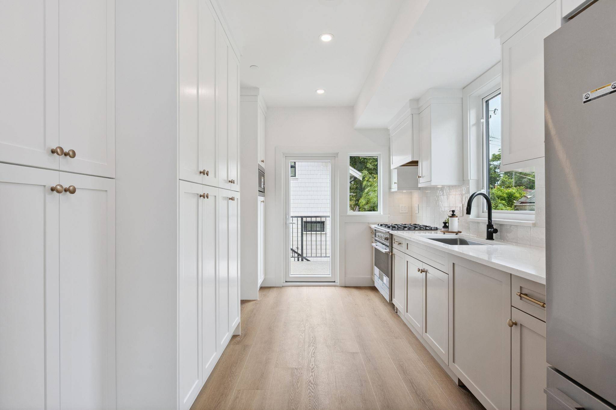 2528 Mcgill ST Vancouver, BC V5K 1H1