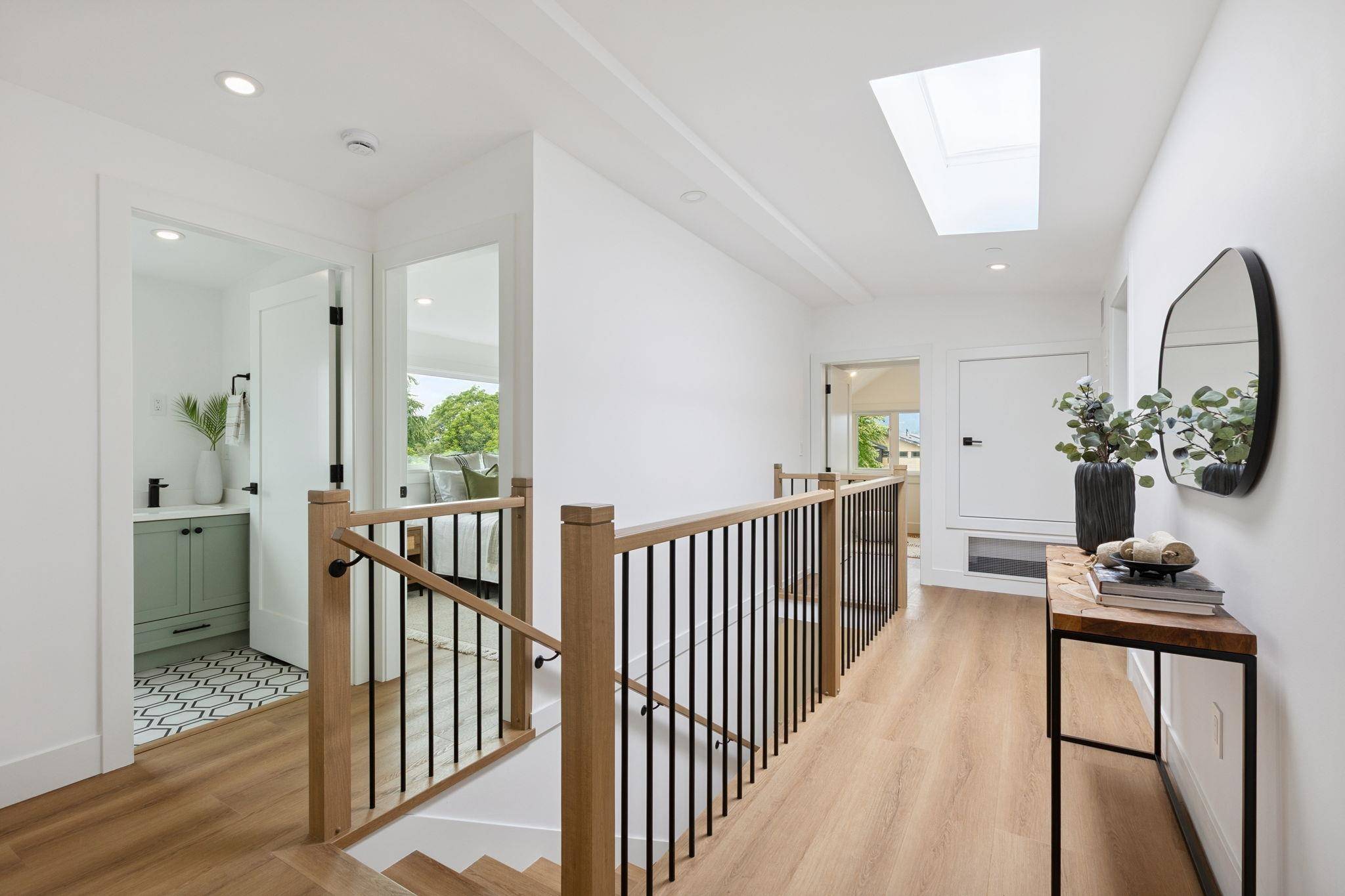 2528 Mcgill ST Vancouver, BC V5K 1H1