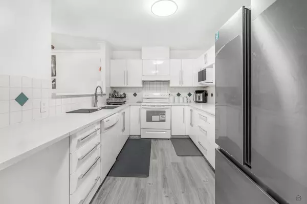 13680 84 AVE #106, Surrey, BC V3W 0T6