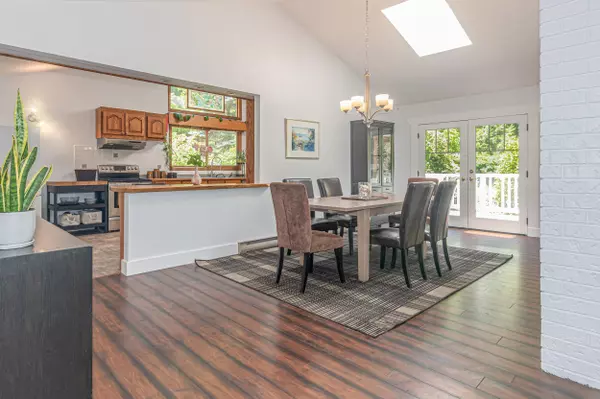 211 Morgan RD Galiano Island, BC V0N 1P0