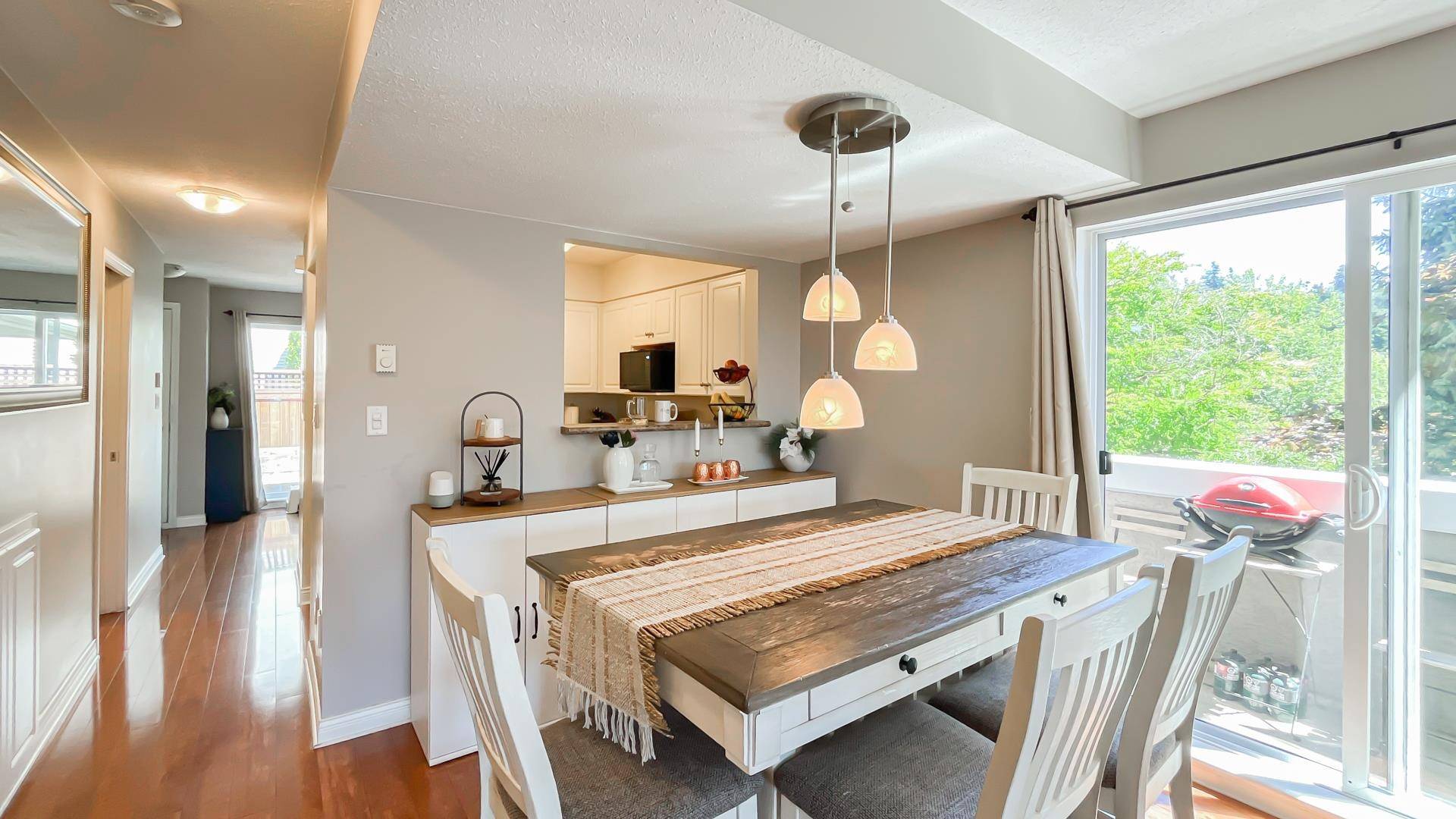 1383 Brunette AVE #12 Coquitlam, BC V3K 1G6