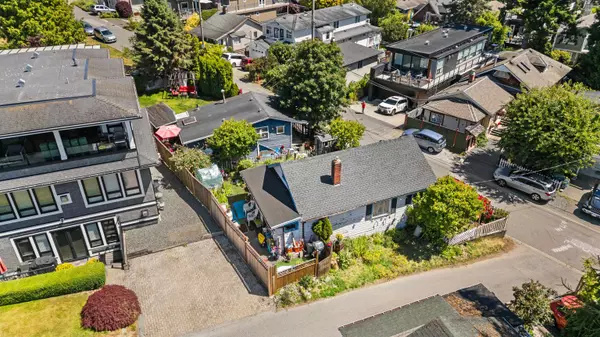 White Rock, BC V4B 4K5,931 Finlay ST