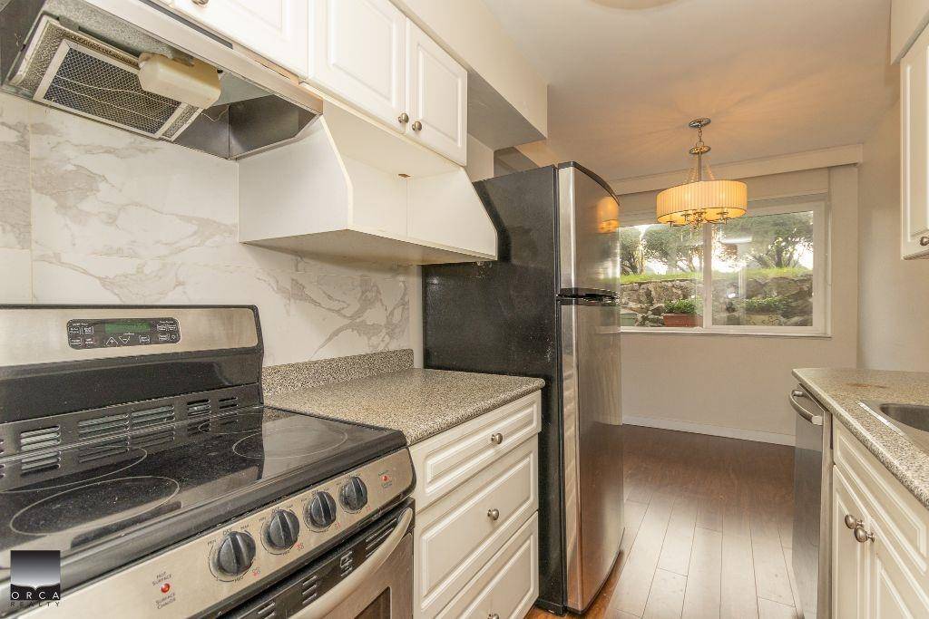 North Vancouver, BC V7M 2N8,1420 Chesterfield AVE #1