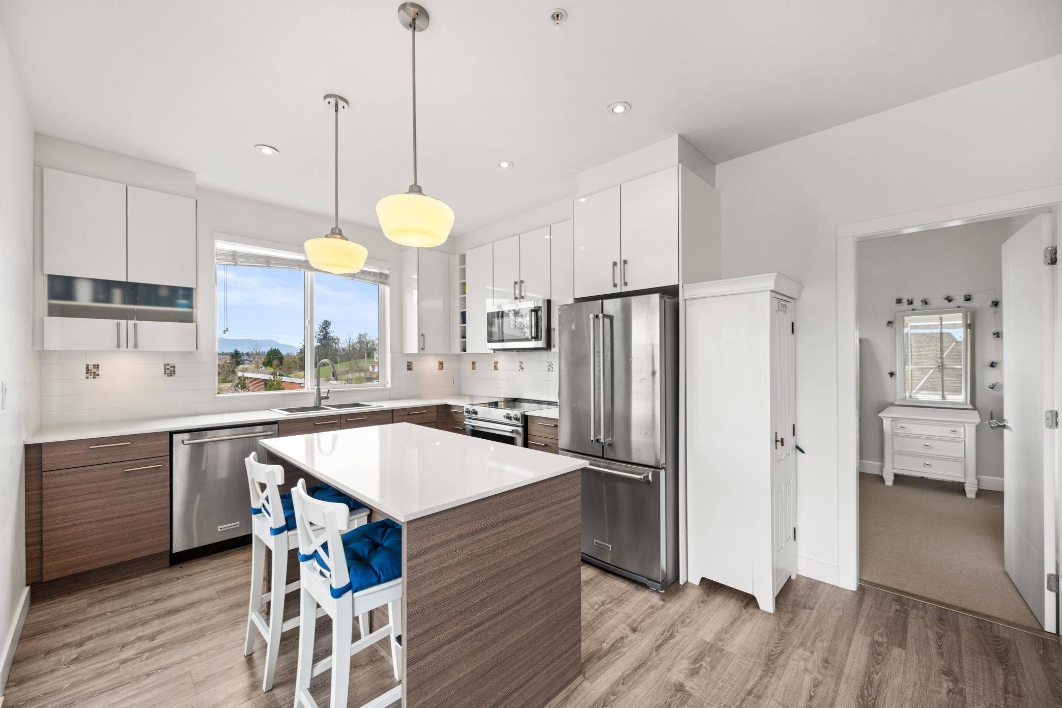 16388 64 AVE #303 Surrey, BC V3S 6X6