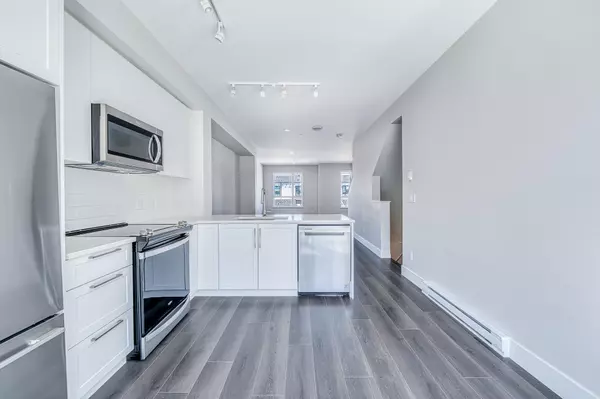 Tsawwassen, BC V4M 0E8,4745 Spruce WAY #3