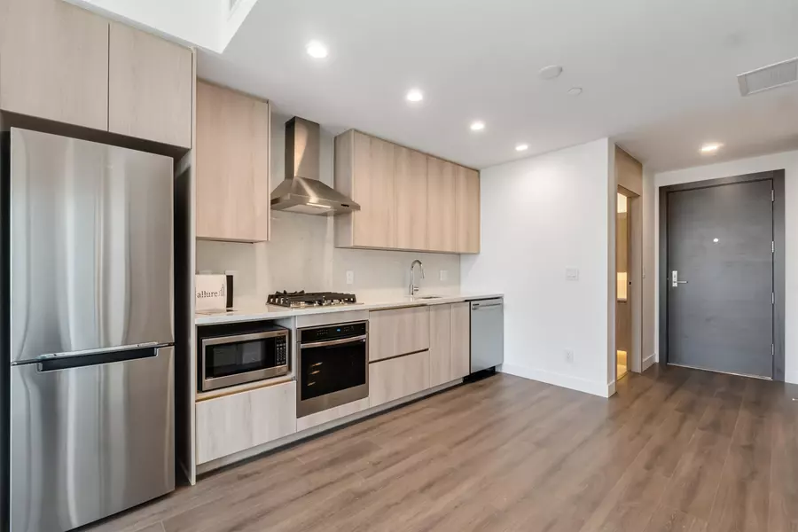 10750 135a ST #2903, Surrey, BC V3T 0V4