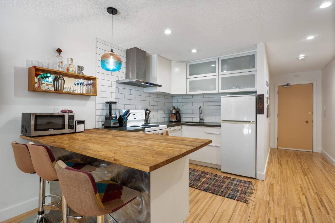 Vancouver, BC V5T 4C9,36 E 14th AVE #109