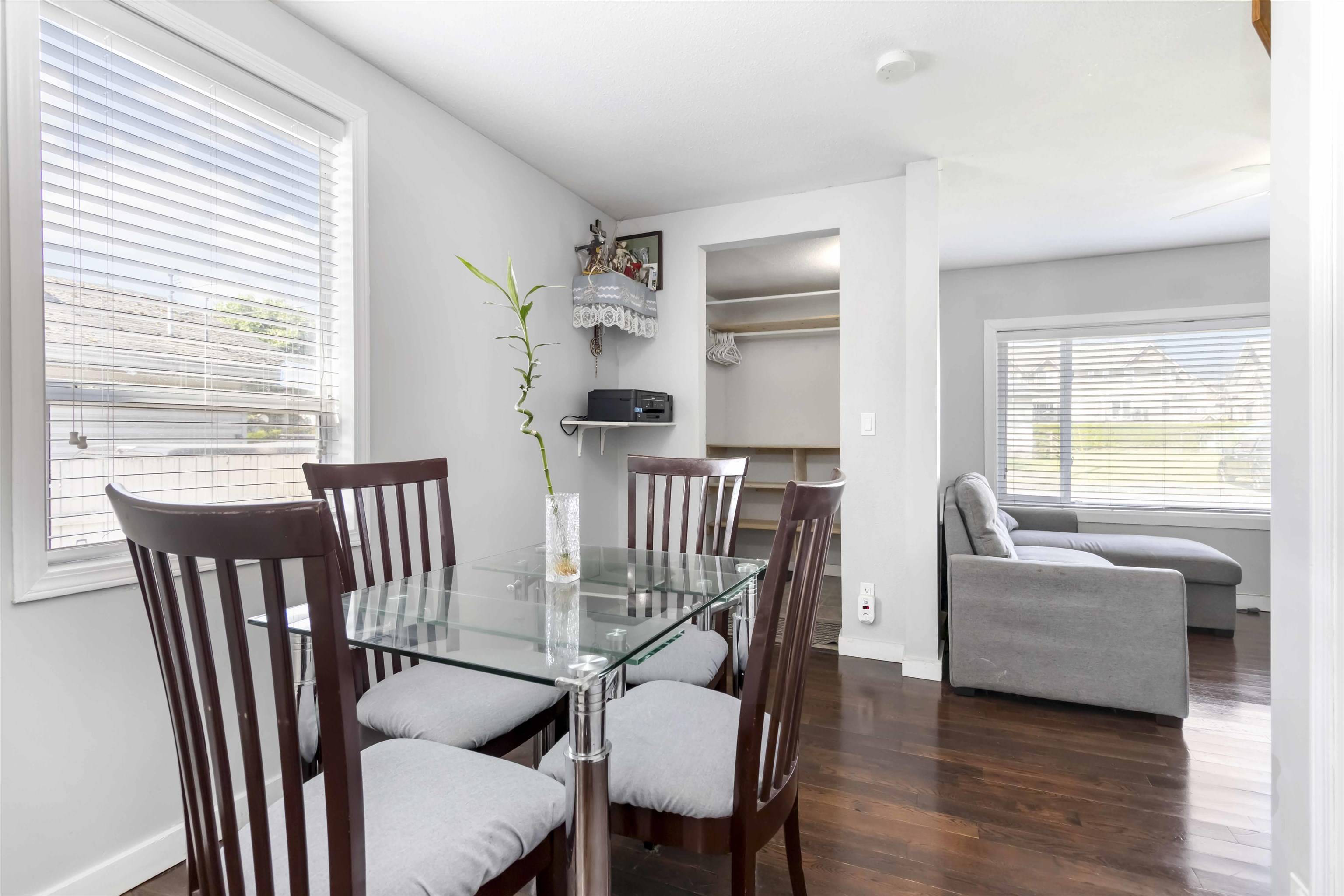 8872 Elm DR Chilliwack, BC V2P 4Y7