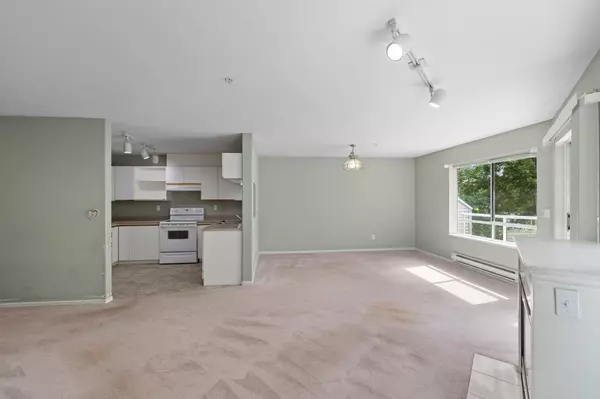 Langley, BC V4W 3M5,27358 32 AVE #307