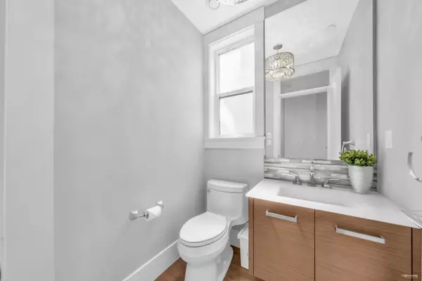 Vancouver, BC V6R 3C5,3721 W 16th AVE
