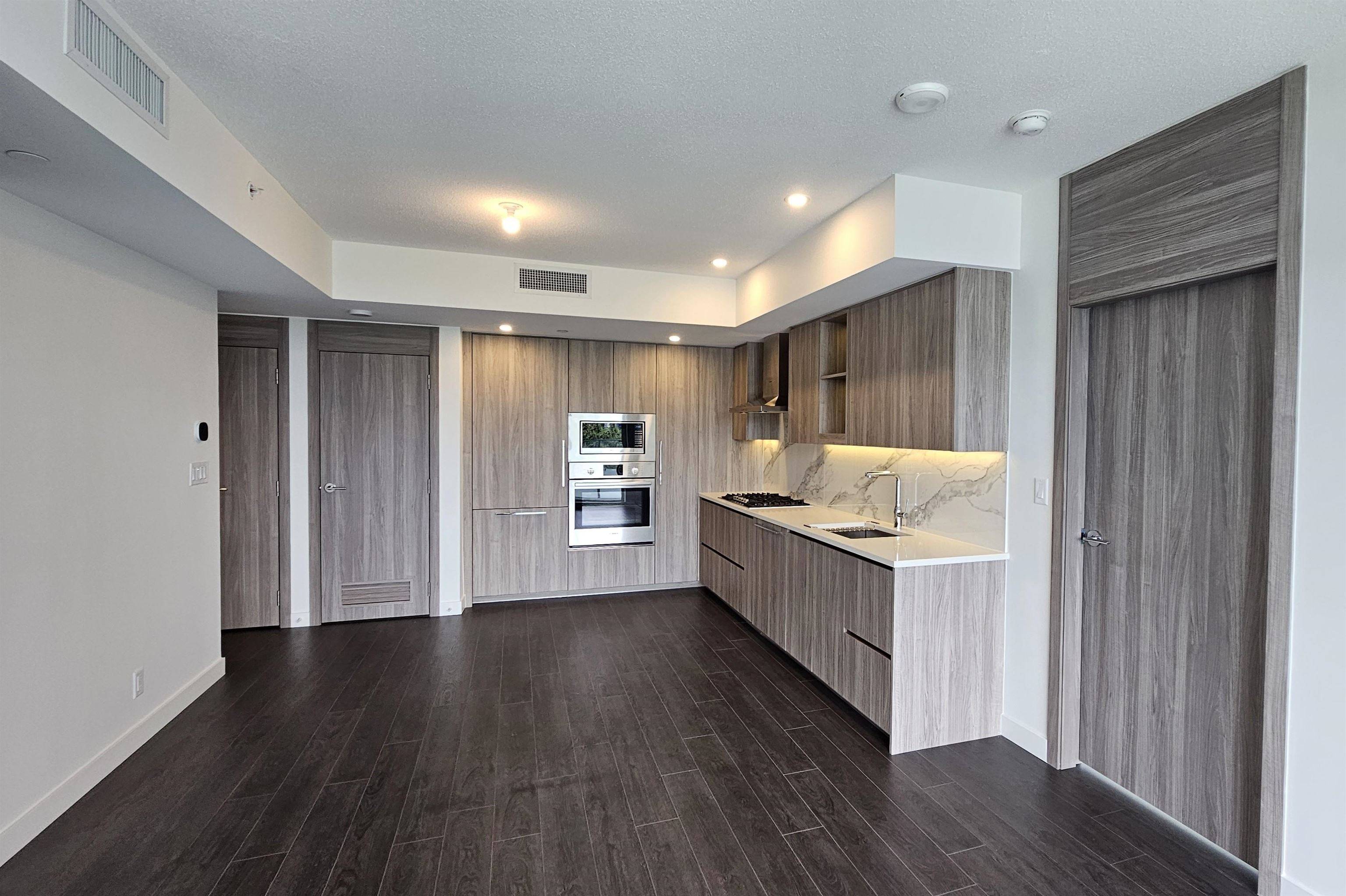 Surrey, BC V3T 0V3,13778 100 AVE #910