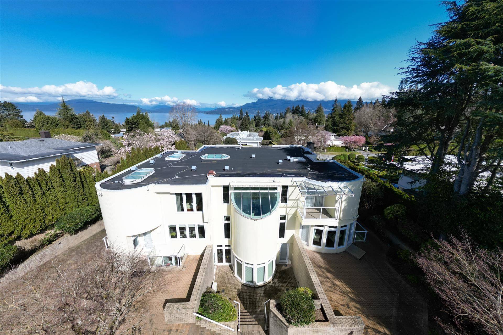 Vancouver, BC V6T 1J1,5550 Kingston RD