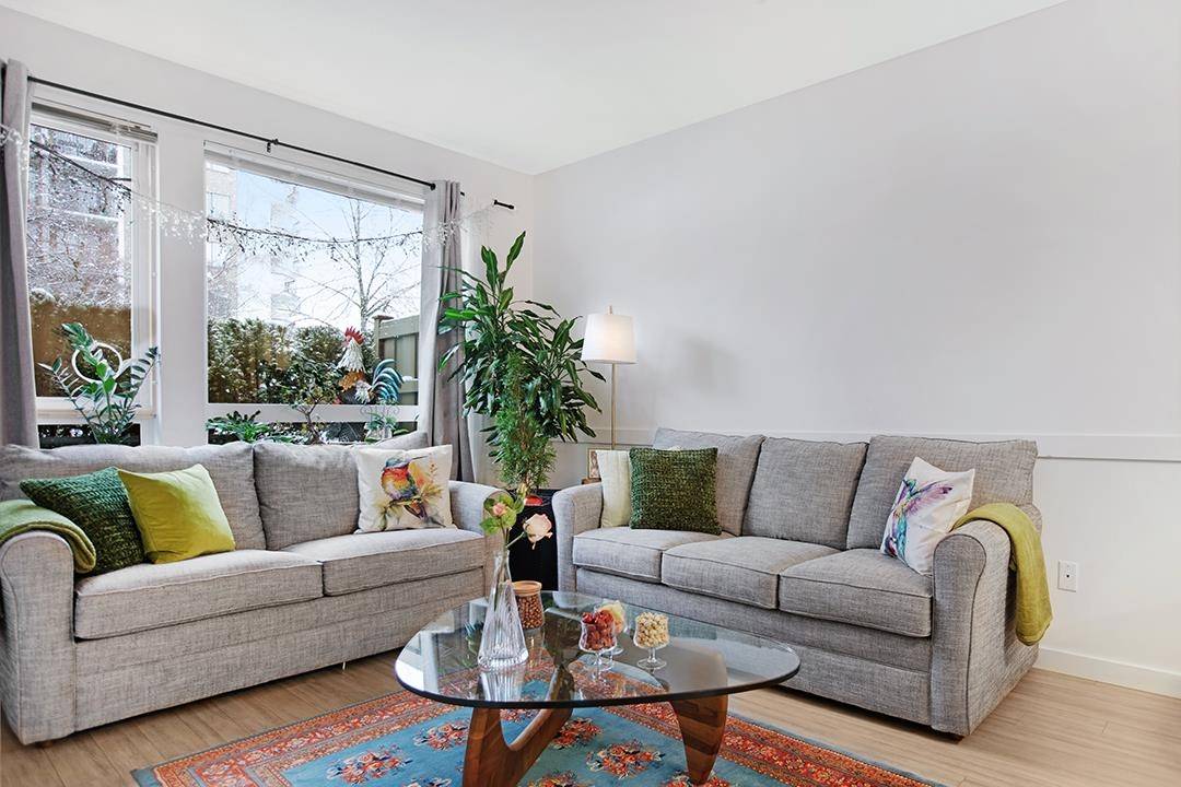 North Vancouver, BC V7M 3L8,717 Chesterfield AVE #106