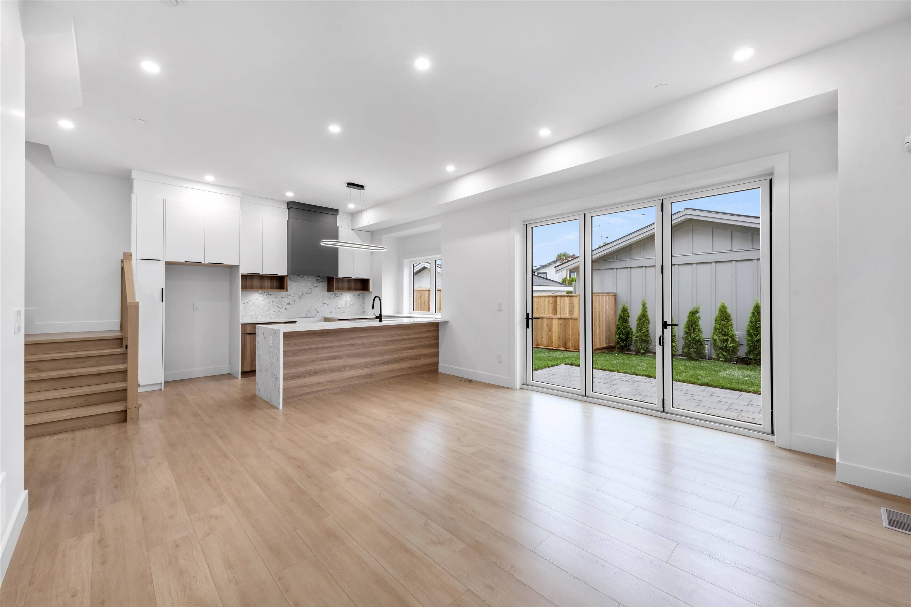 Vancouver, BC V5K 4A1,1160 Rossland ST #2