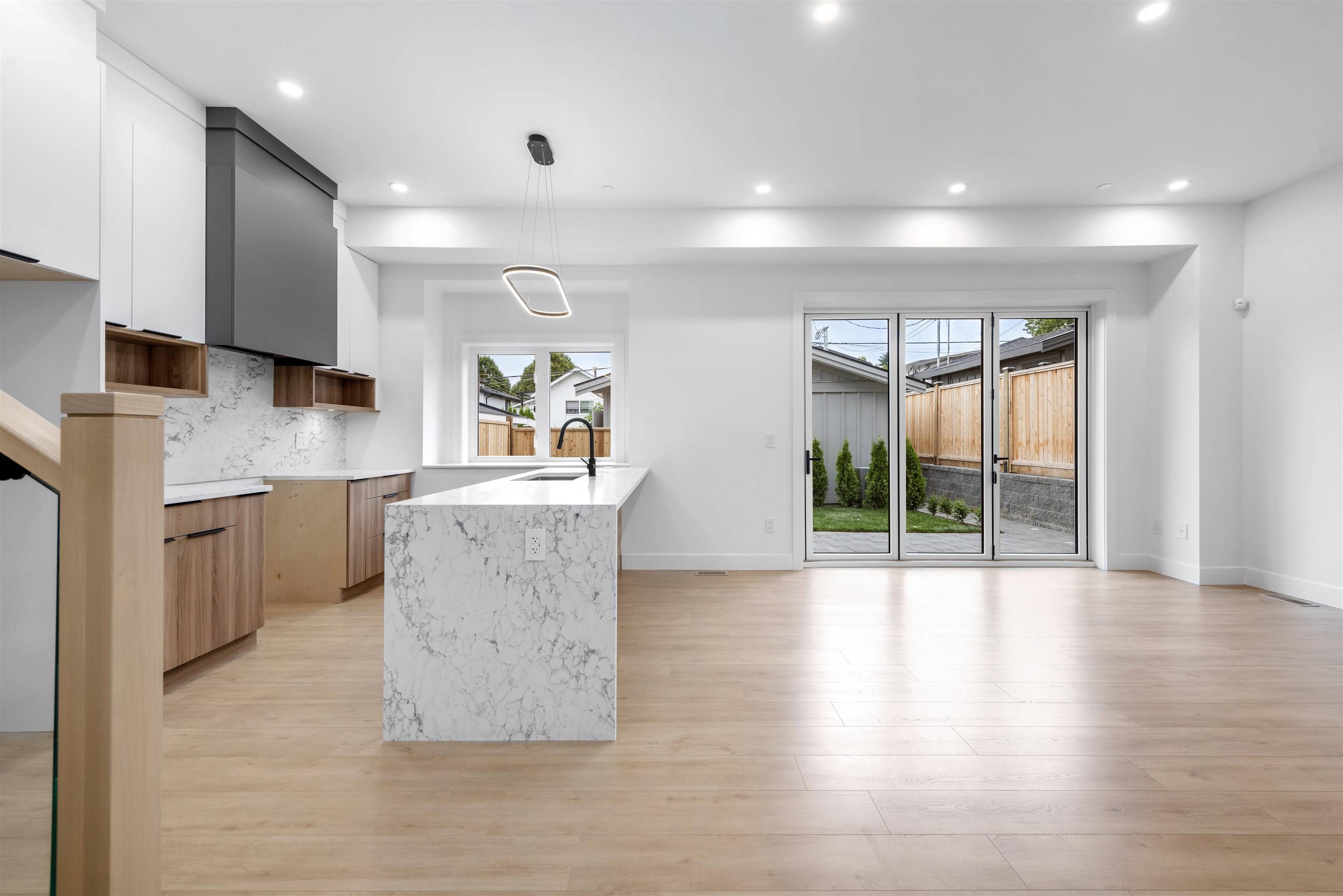 Vancouver, BC V5K 4A1,1160 Rossland ST #2