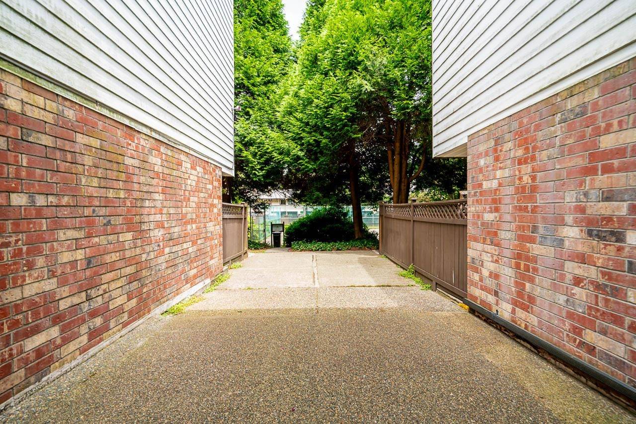 Surrey, BC V3W 6G6,13977 74 AVE #107