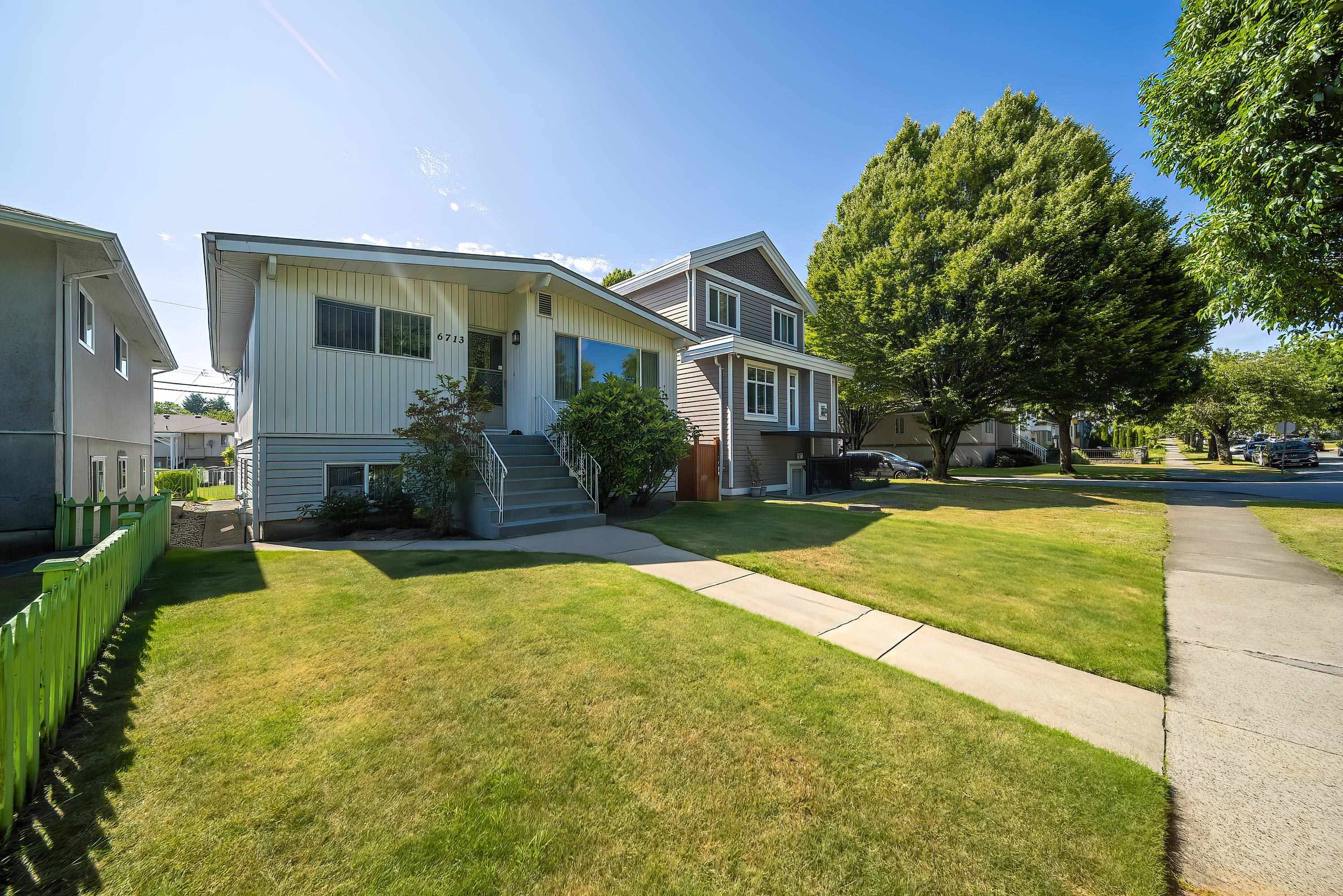 Vancouver, BC V5P 2Z5,6713 Lanark ST