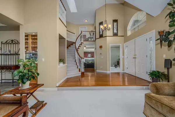 Coquitlam, BC V3E 2Z9,2583 Diamond CRES