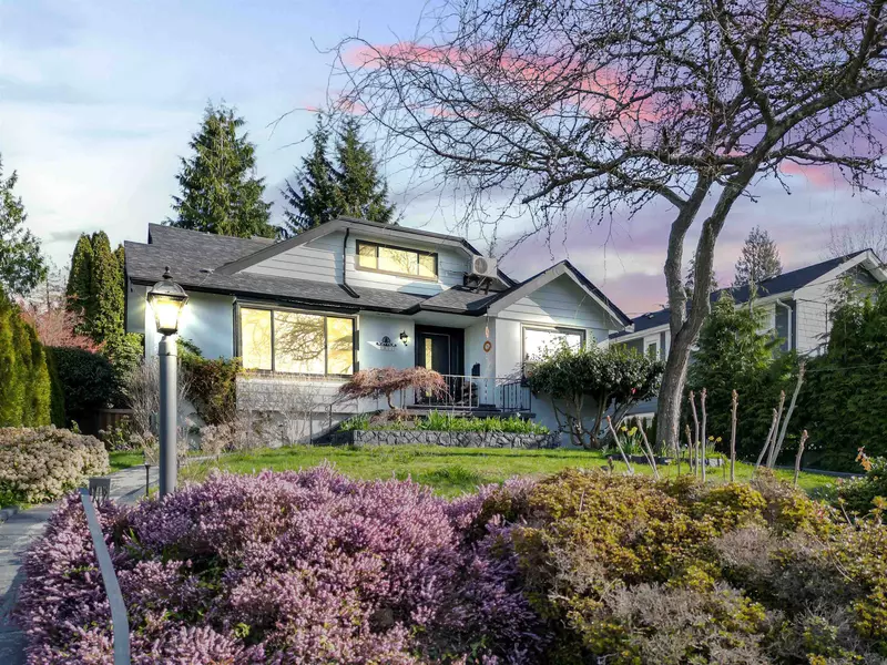 1921 Fulton AVE, West Vancouver, BC V7V 1T2