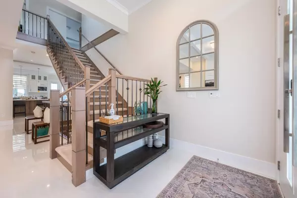 16796 16a AVE Surrey, BC V3Z 0T3