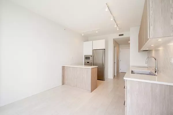 Coquitlam, BC V3J 0H9,691 North RD #603