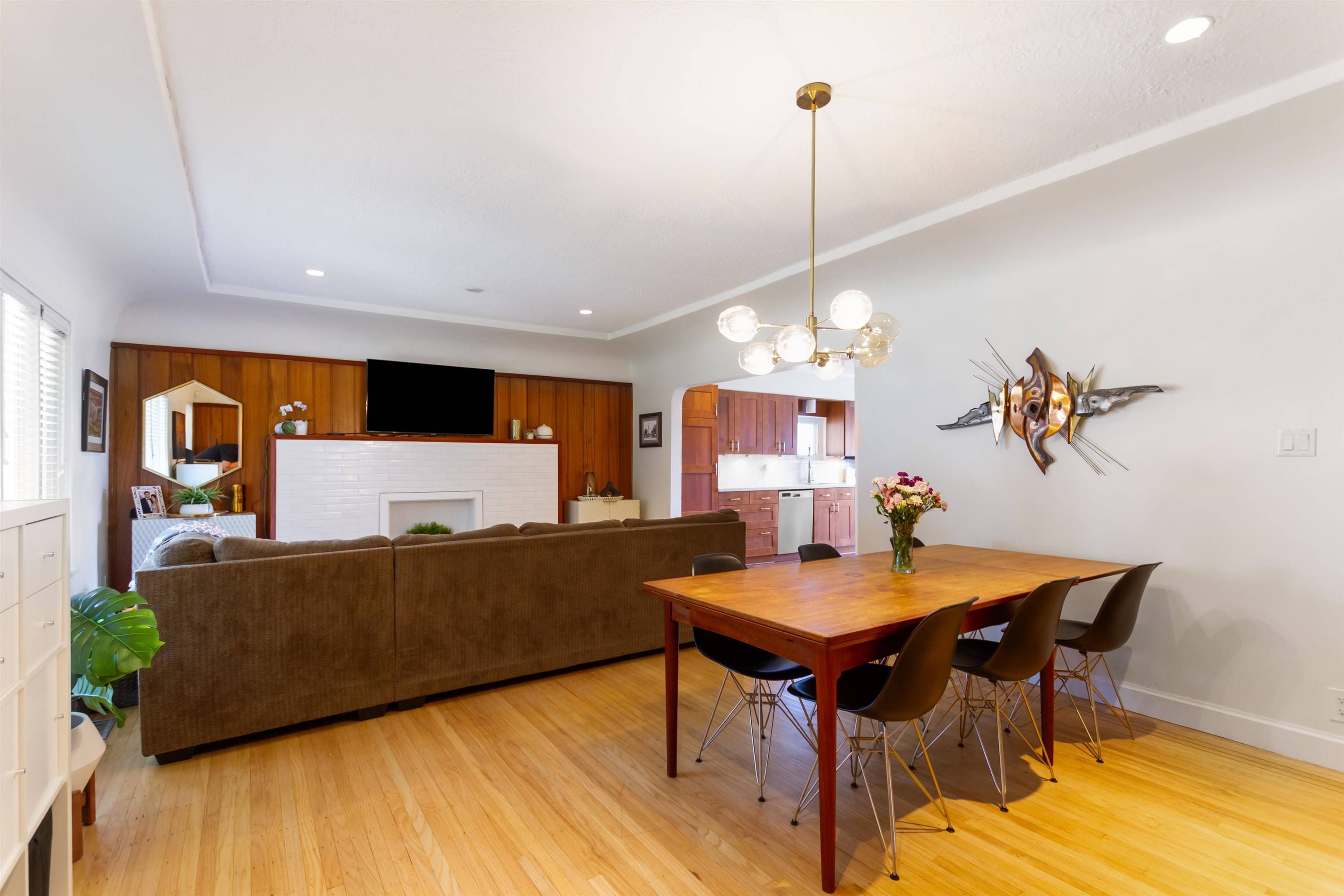 Burnaby, BC V5C 1N7,4031 Trinity ST
