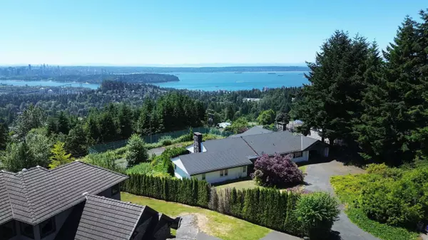 West Vancouver, BC V7S 2B3,1028 Eyremount DR