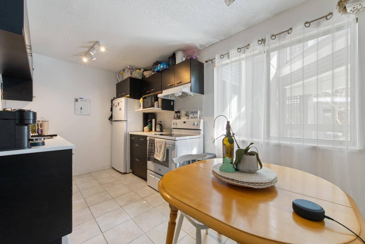 1345 W 4th AVE #205 Vancouver, BC V6H 3Y8