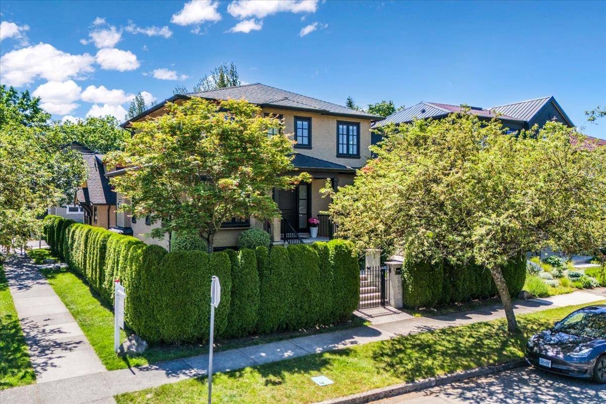 396 E 35th AVE, Vancouver, BC V5W 1A8