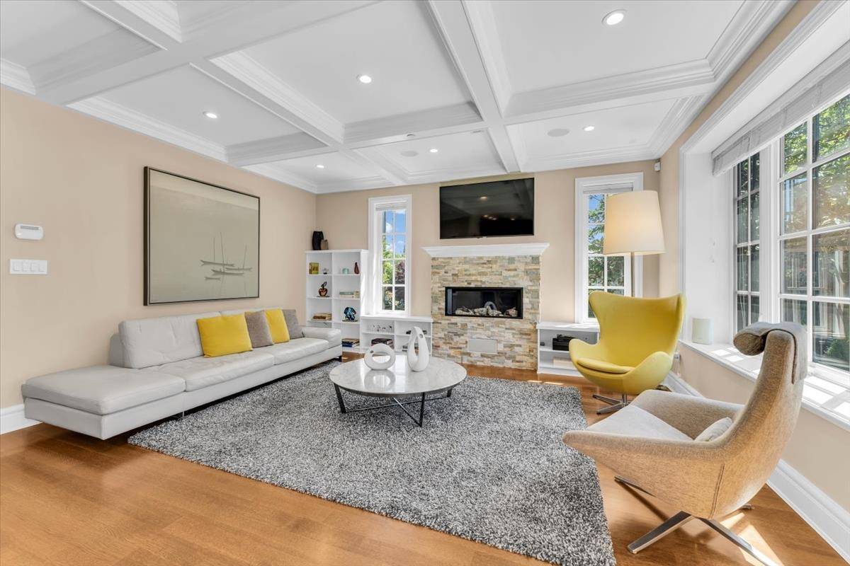 Vancouver, BC V5W 1A8,396 E 35th AVE