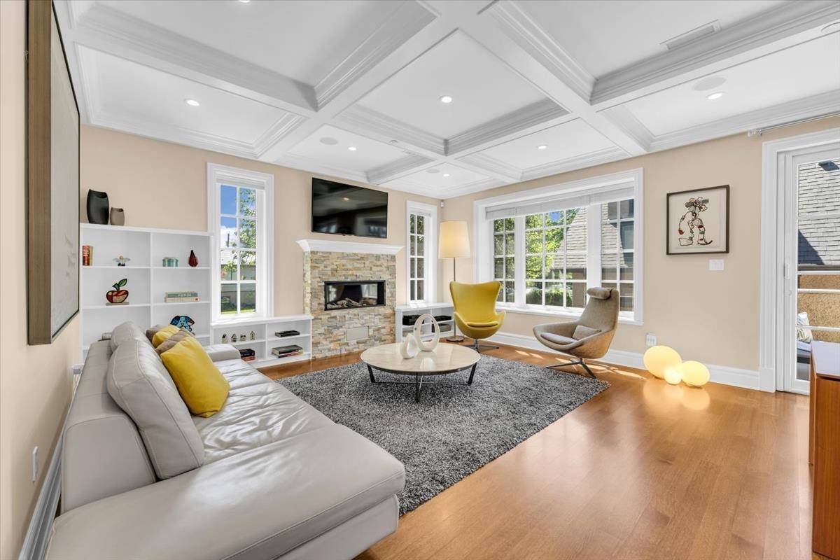 Vancouver, BC V5W 1A8,396 E 35th AVE