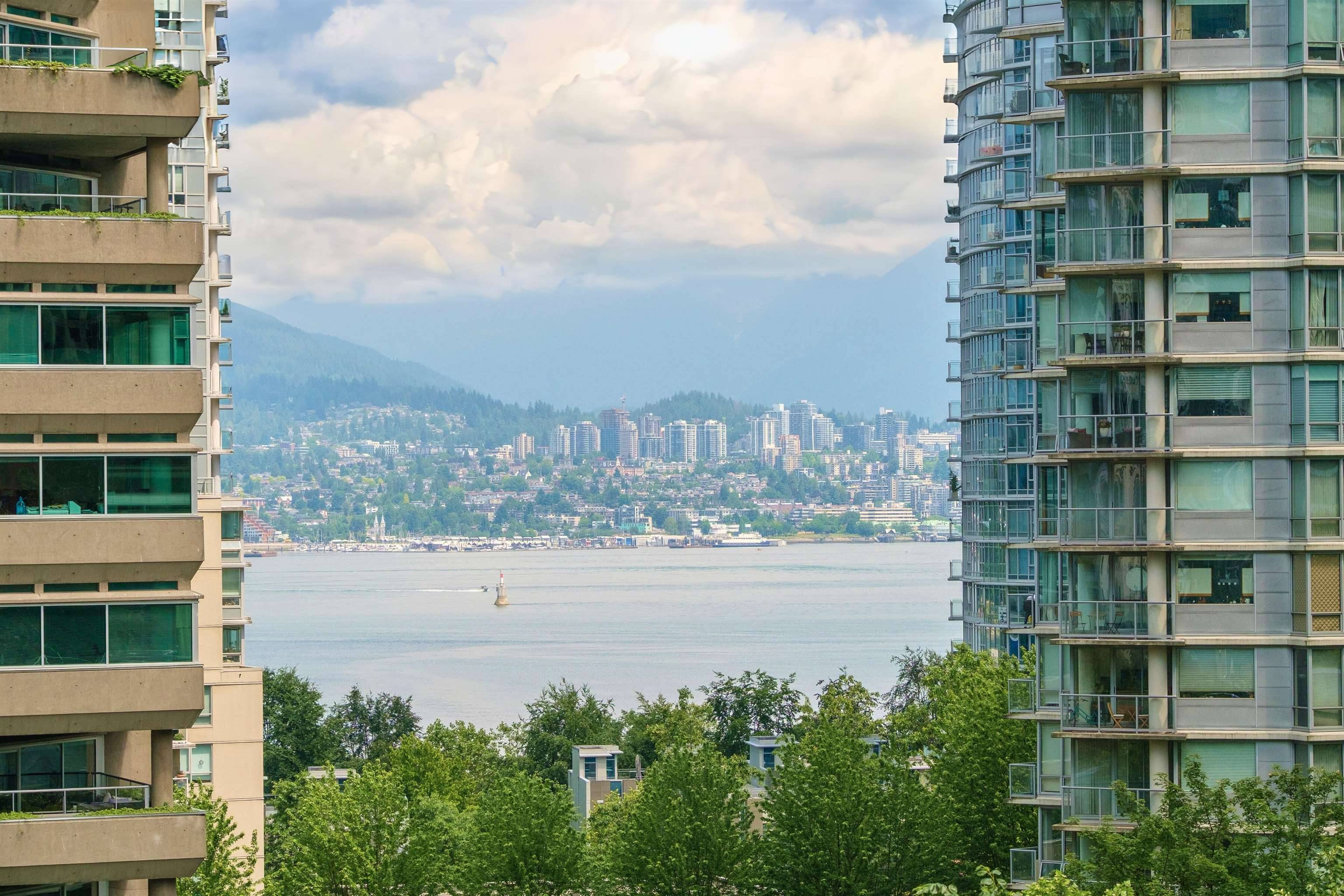 Vancouver, BC V6E 4N2,1238 Melville ST #806