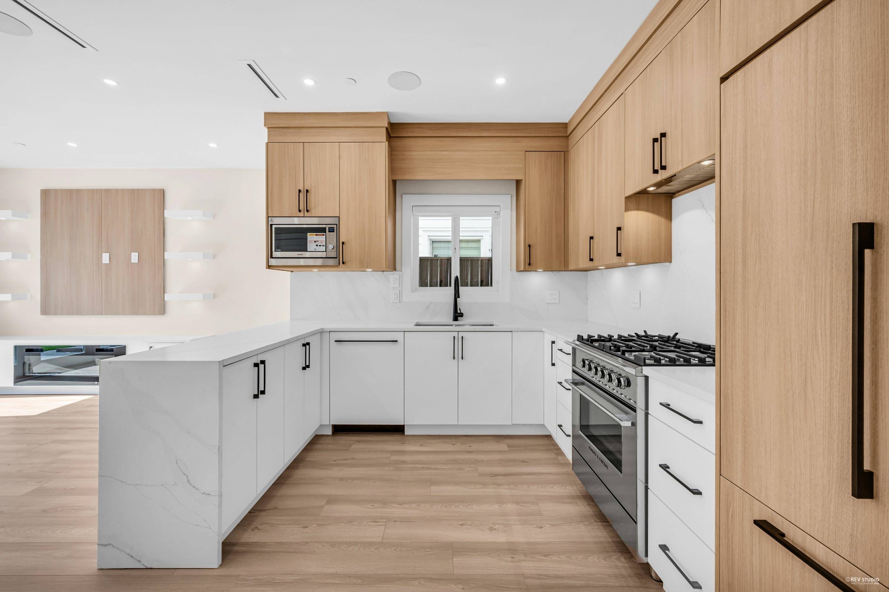 2371 Adanac ST Vancouver, BC V5L 2E9