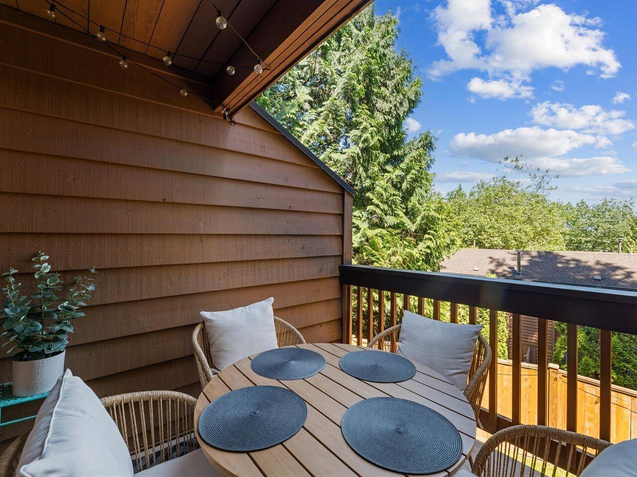 Port Moody, BC V3H 3X8,236 Cardiff WAY