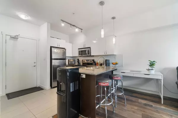 Surrey, BC V3T 0G2,13728 108 AVE #322