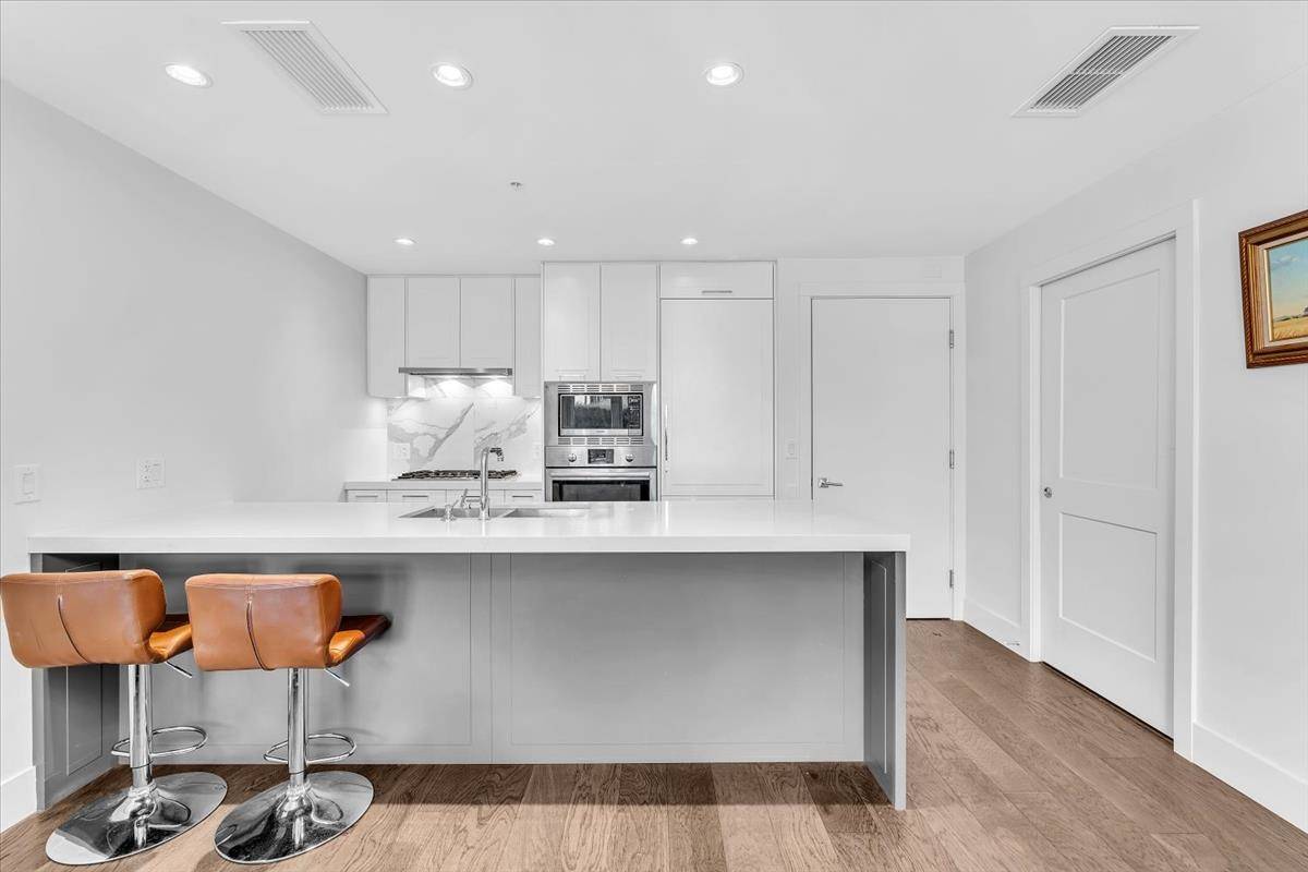 7878 Granville ST #101 Vancouver, BC V6P 4Z2