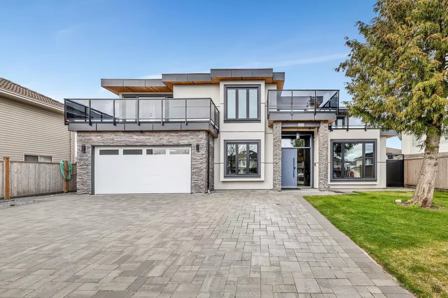 12525 75a AVE, Surrey, BC V3W 0M3