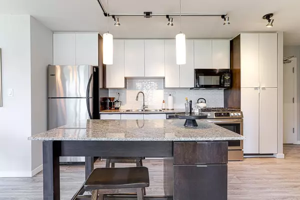 Vancouver, BC V6Z 3C2,989 Beatty ST #603