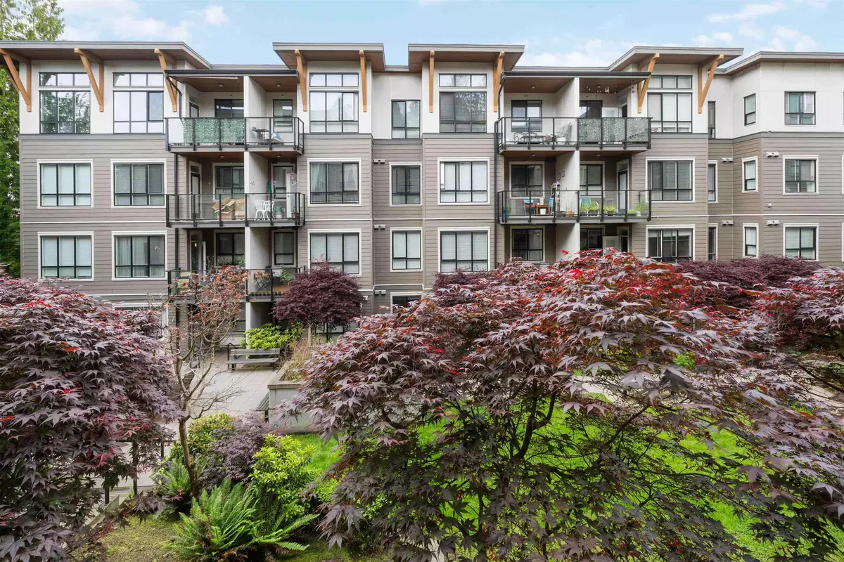 Surrey, BC V3R 0C5,10455 154 ST #208