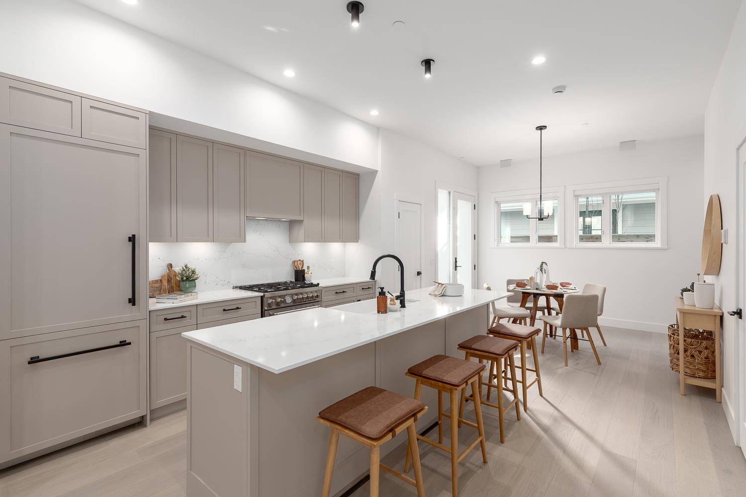 Vancouver, BC V5L 2N6,1061 Semlin DR