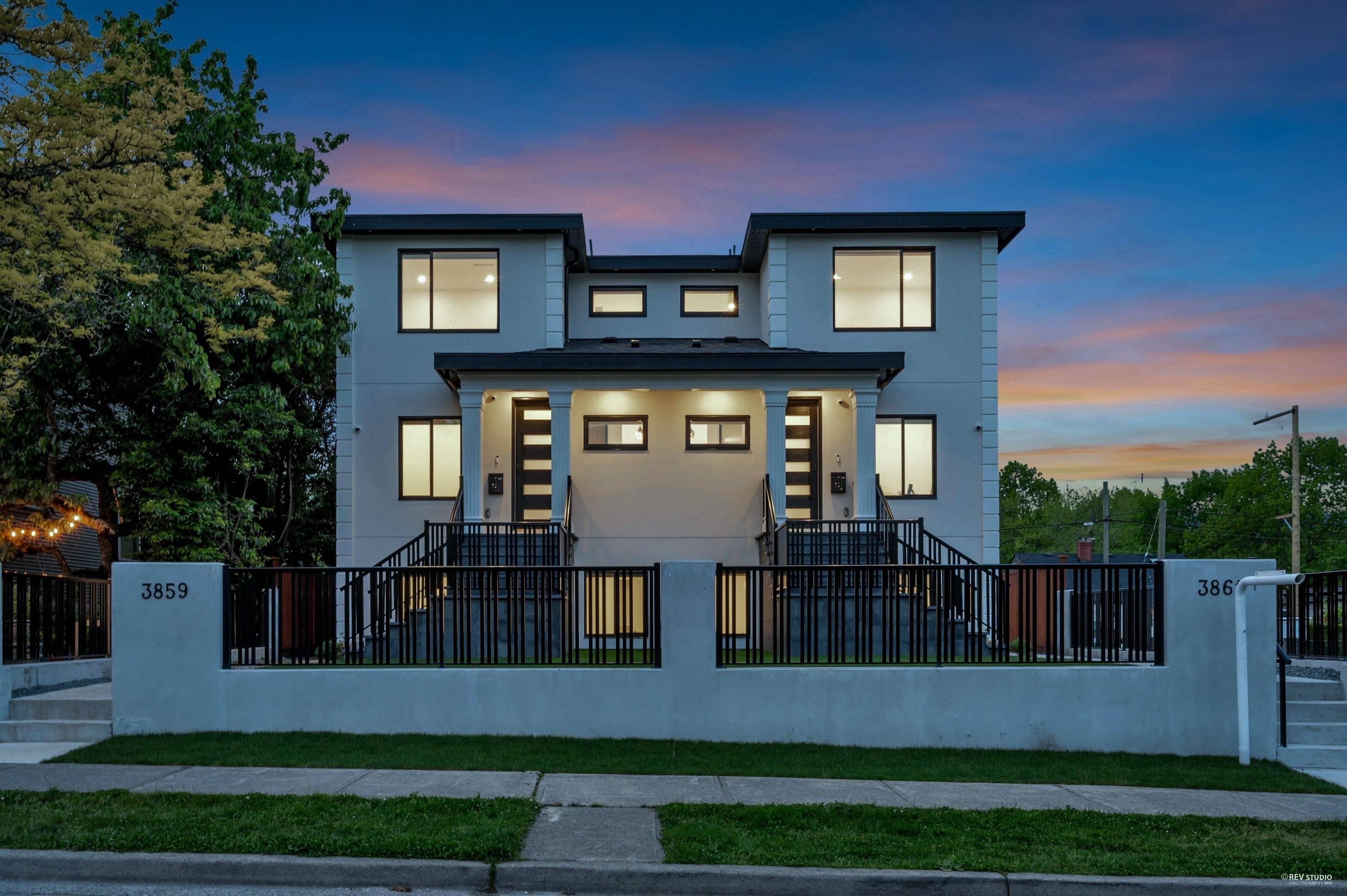 3861 Triumph ST, Burnaby, BC V5C 1Y6