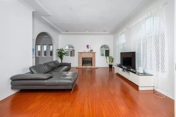 Richmond, BC V6X 3T1,12091 Mellis DR