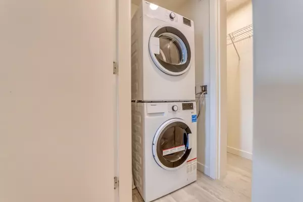 Richmond, BC V6Y 0M3,6633 Buswell ST #1106